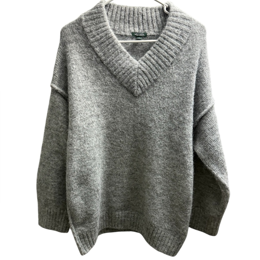 Wild Fable Oversized V-Neck Sweater - Size Small